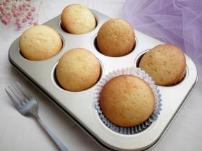 香喷喷的蛋糕出炉了，为了拍照有一点点消泡，不过味道棒棒哒