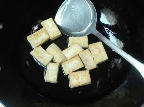 再煎金黄盛出来