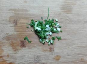 肉糜里面放半小勺盐