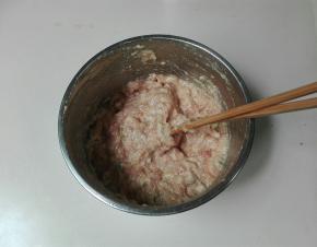 盖上锅盖中火烧开，继续烧两分钟