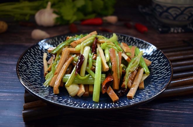 芹菜炒香干