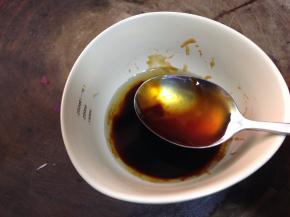 加入适量水调和均匀成碗汁