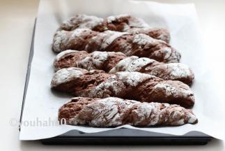 盖上保鲜膜再次发酵40分钟，发酵到位的面包