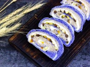 星空坚果麻薯欧包就制作完成了。