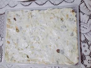 倒入磨具里，稍微整理一下！