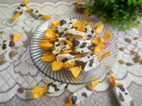 包上糯米纸和糖纸就可以了！看着还是不错吧！