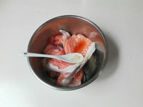 放少许白胡椒粉