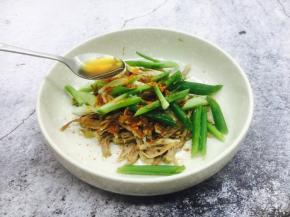 放入1小勺的花椒油。