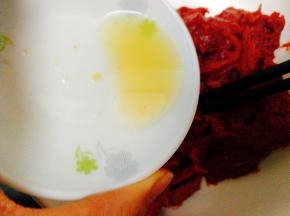 加入牛肉里