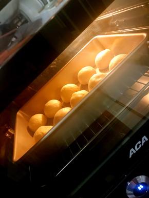 放入烤箱发酵档静置15-30分钟。