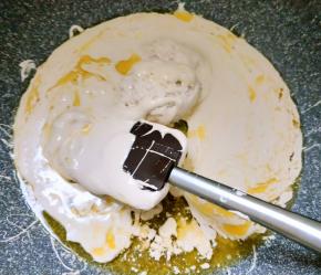 加入焦糖味fluff棉花糖。