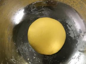 和成光滑的面团。