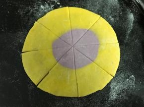在面片端口切开一个小口。