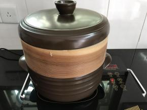 冷水上锅煮开后蒸12分钟左右熄火后过5分钟再打开盖子即可。
