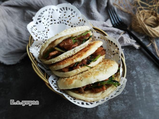 烧饼夹烤肉