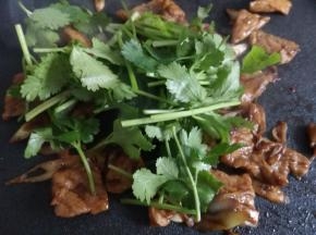放入香菜