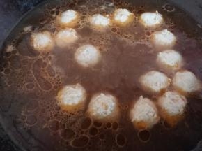开锅煮沸，丸子煮熟