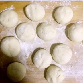 揉成光滑的面团