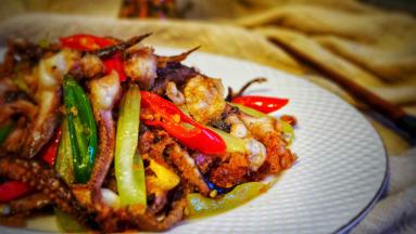 美味的香辣鱿鱼须就做好了