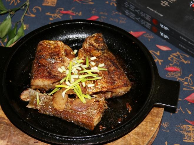 干煎白条鱼