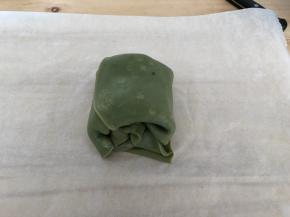 卷好的毛巾卷，很像毛巾哈，放入冰箱冷藏1小时以上