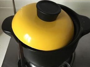 锅上夹一筷子小火煮十分钟