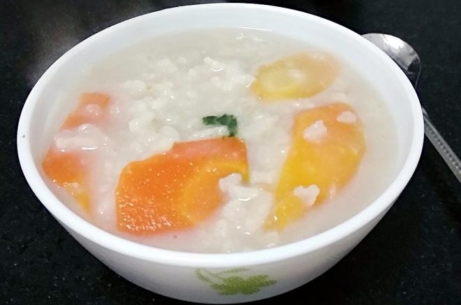 胡萝卜蔬菜粥