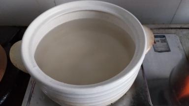 清洗干净放入砂锅