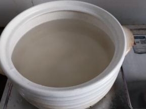 清洗干净放入砂锅