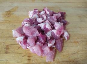 羊肉切块