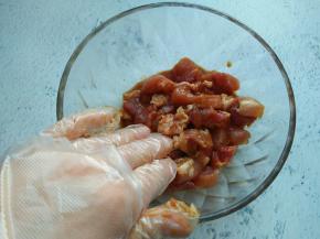 抓匀腌制20分钟