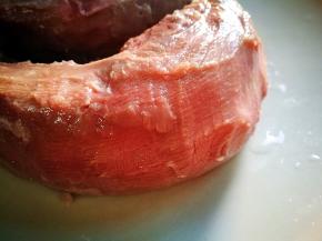 去除白色舌苔部分扔掉 猪舌切片