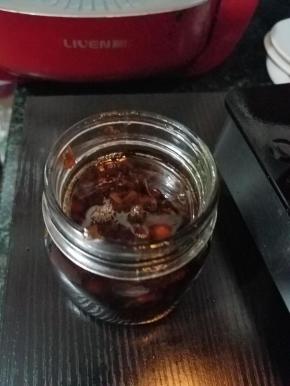 罐装好的XO酱在室温下放置3、5天再开瓶使用，开瓶后需要冷藏保存。