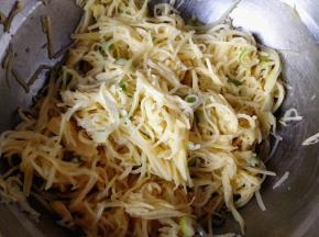 6.	把食材拌均匀，