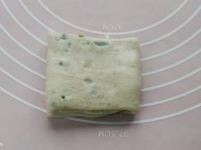 再对折，有时间可饧上10分钟。