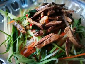 加入猪肝丝 拌匀即可