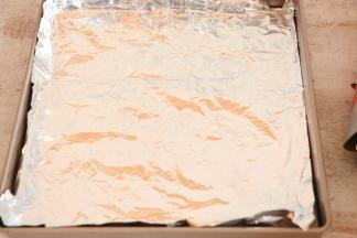 烤盘铺一张锡纸。