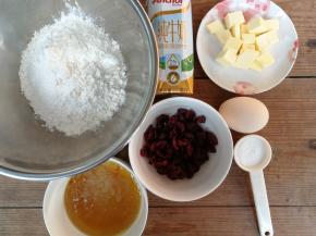 准备所需食材并称量备用