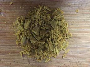 取咖喱一块切碎