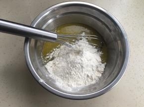 加入低粉拌匀