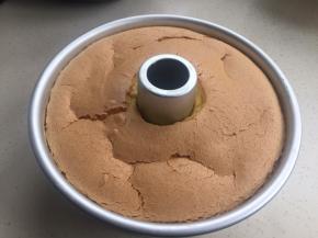 出炉也要从上往下震一下，震出里面的热气