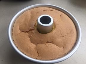 出炉也要从上往下震一下，震出里面的热气