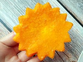 顶部花型同样抹上面粉入烤箱200度30分钟