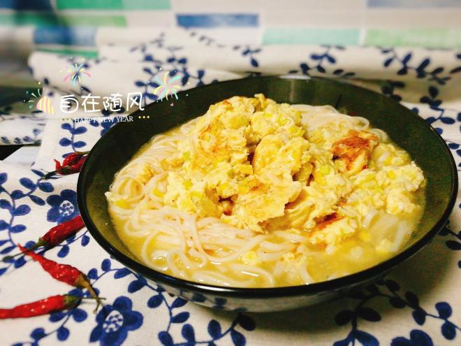 蒜黄鸡蛋面