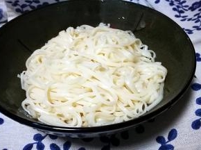 面条煮好捞出