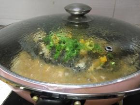 盖上锅盖大火煮5分钟