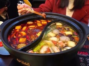 煮熟后就可以吃了，边吃边下