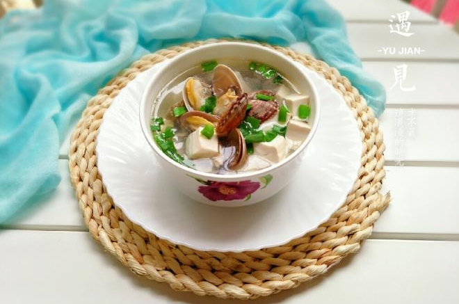 花蛤豆腐汤