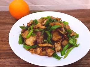 翻炒片刻出锅装盘