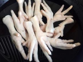 凉水下锅焯去血沫
